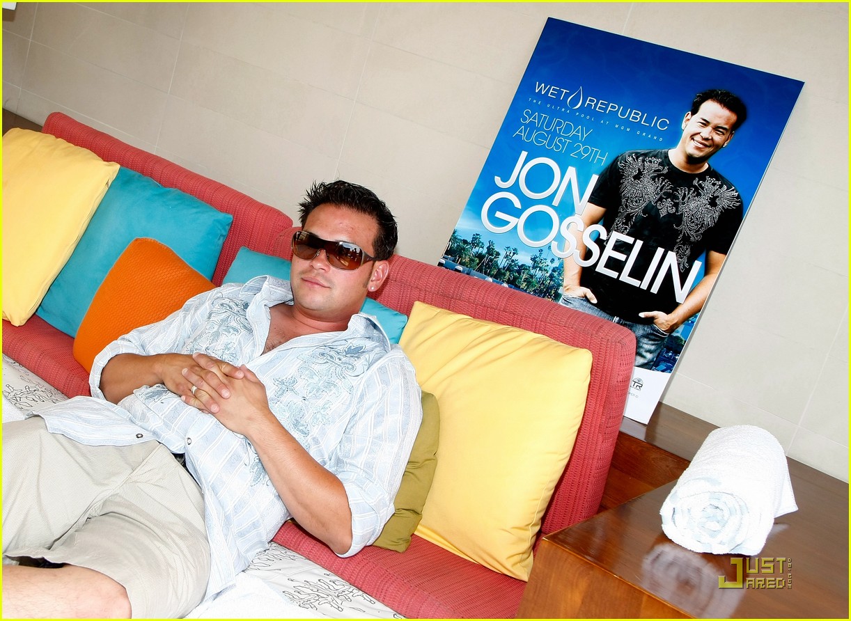 Jon Gosselin Pool Party Success! Photo 2170752 Jon & Kate Plus 8