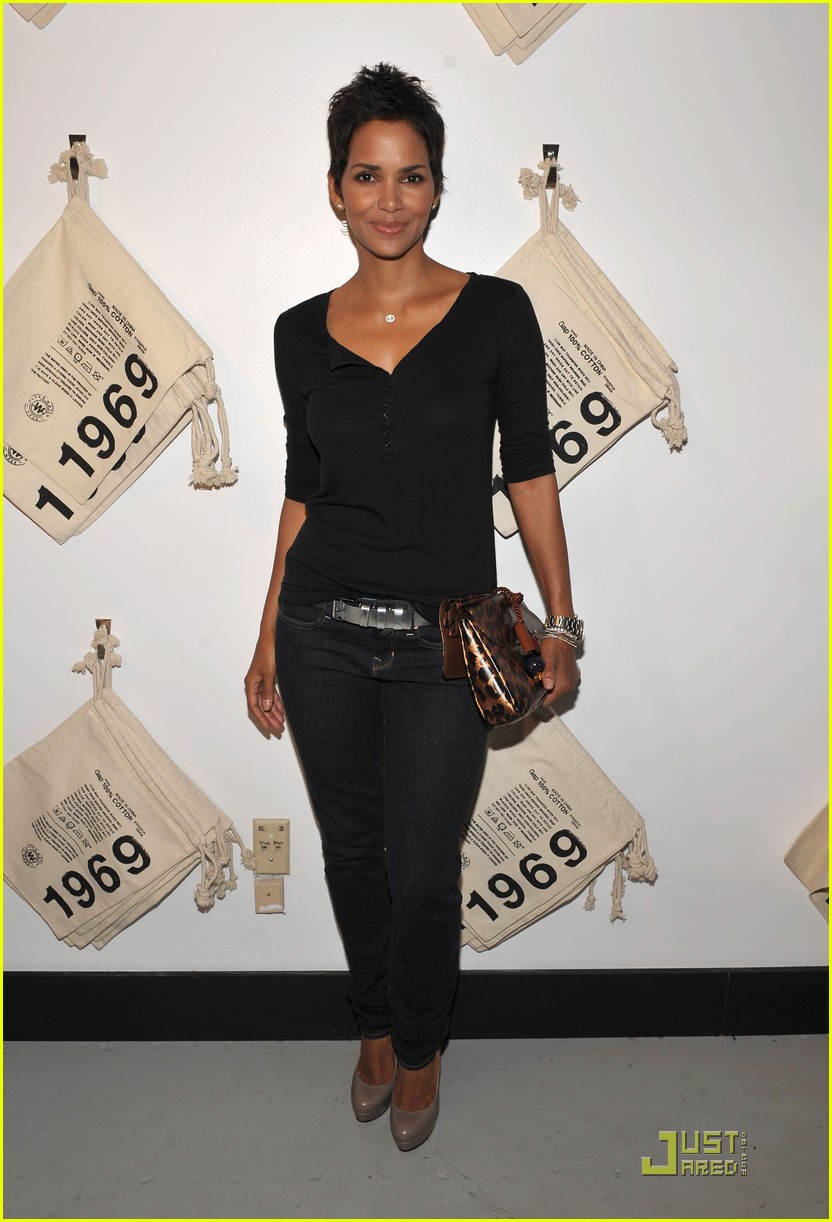 Full Sized Photo of halle berry gap gabriel aubry 10 Photo 2108812