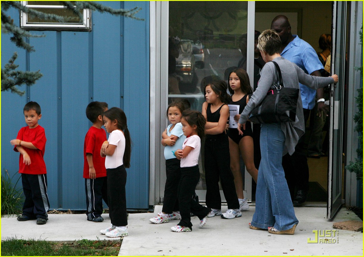 Kate Gosselin Plus Eight Minus Jon Photo 2253452 Jon & Kate Plus 8(00)