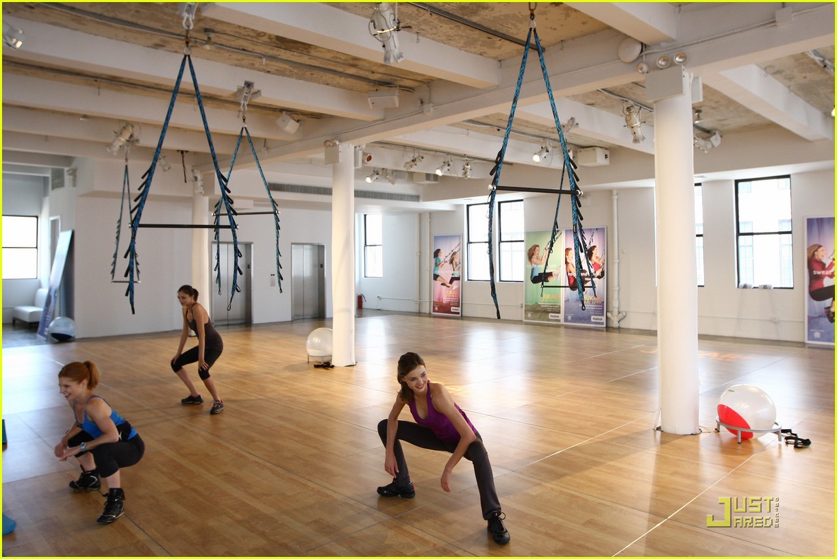 Miranda Kerr is Fit to Fly: Photo 2220091 | Miranda Kerr Photos | Just ...