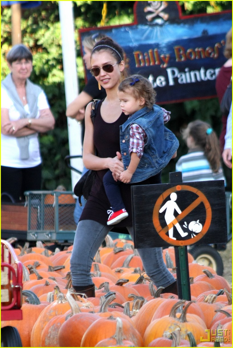Jessica Alba: Pumpkin Picking With Honor and Cash: Photo 2325201 | Cash