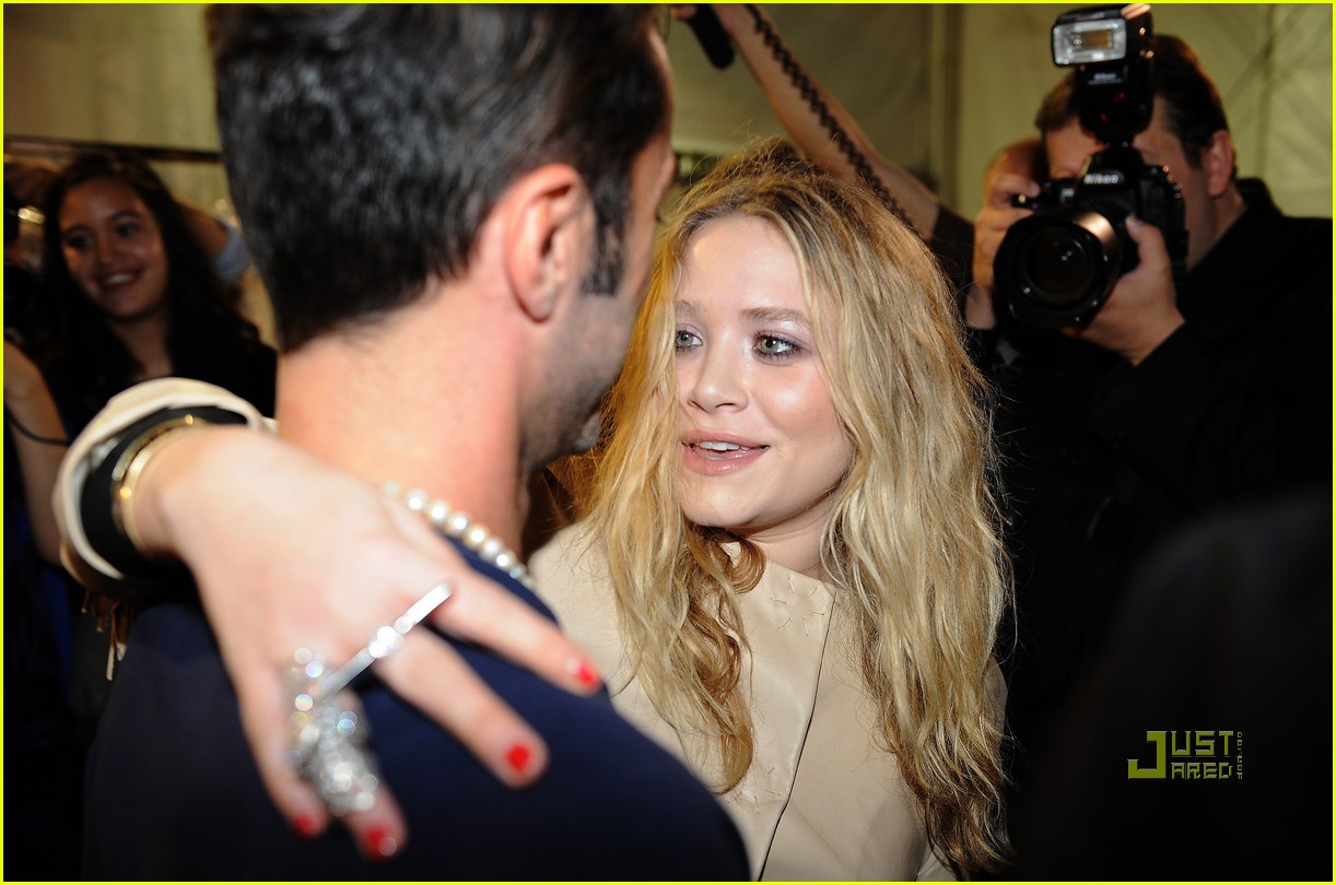 MaryKate Olsen & Nate Lowman Valli in Love Photo 2265802 MaryKate