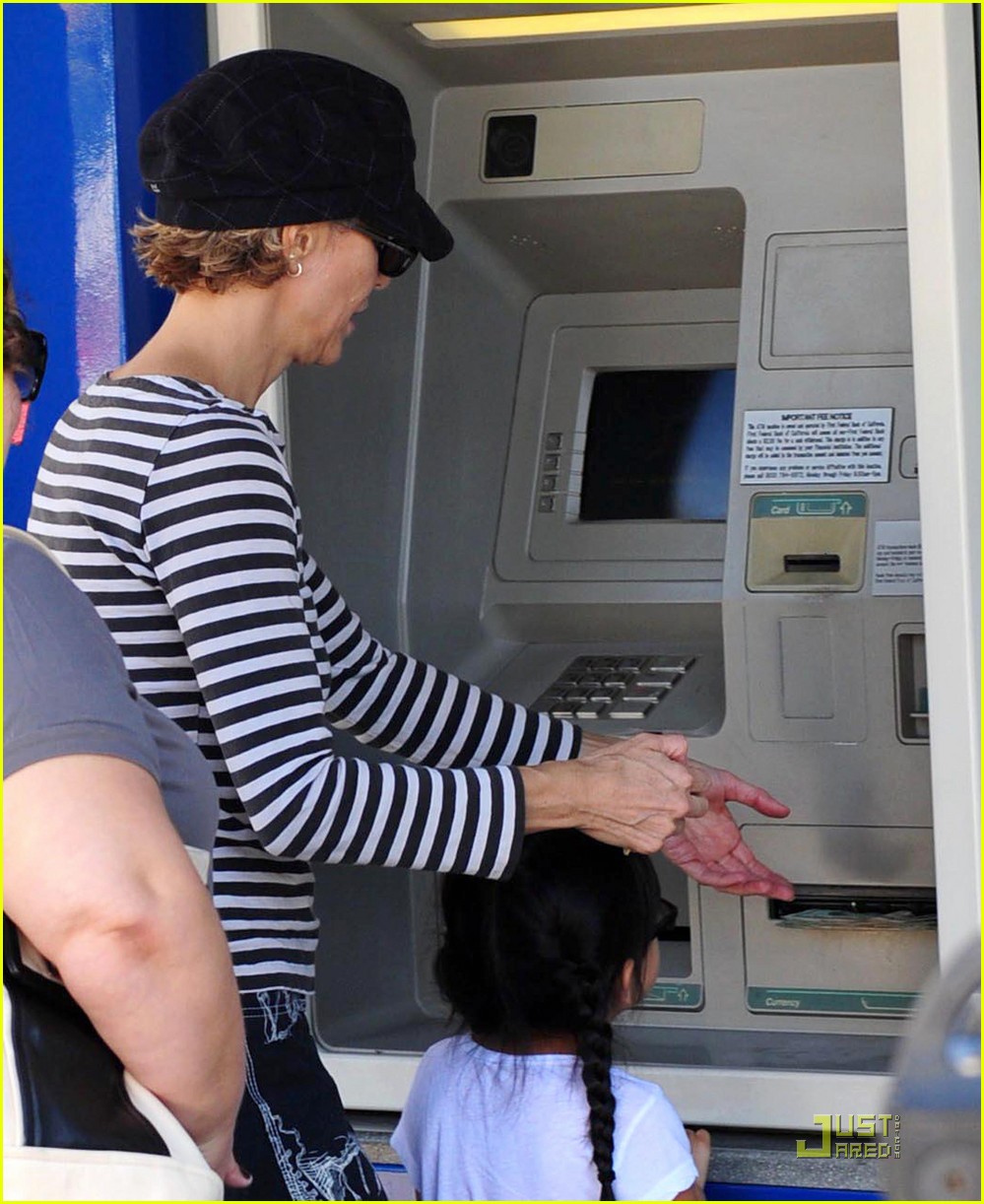 Meg Ryan and Daisy True: Face Painting Fun: Photo 2297231 | Daisy Ryan