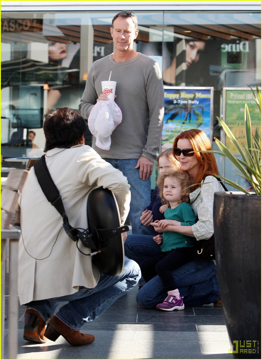 Marcia Cross & Twin Daughters Family Fun Day! Photo 2357991(02)