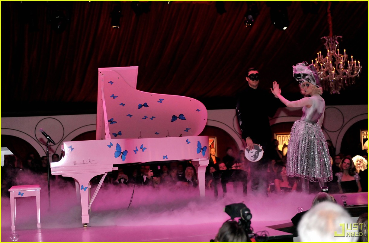 Lady Gaga's Performance is Contemporary Art Speechless: Photo 2359191 ...