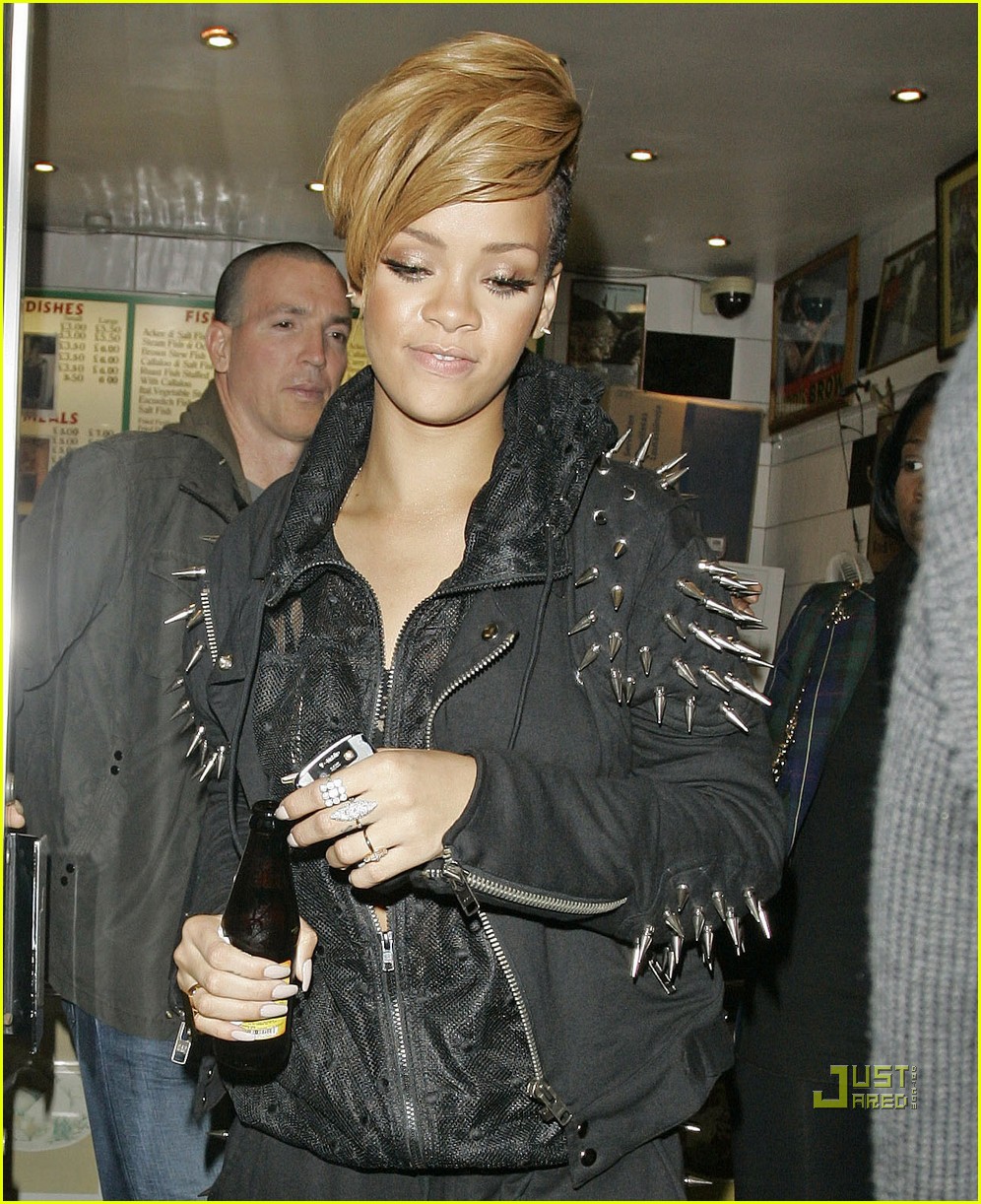 Rihanna Tiger Malt Match Photo 2389901 Rihanna Photos Just Jared