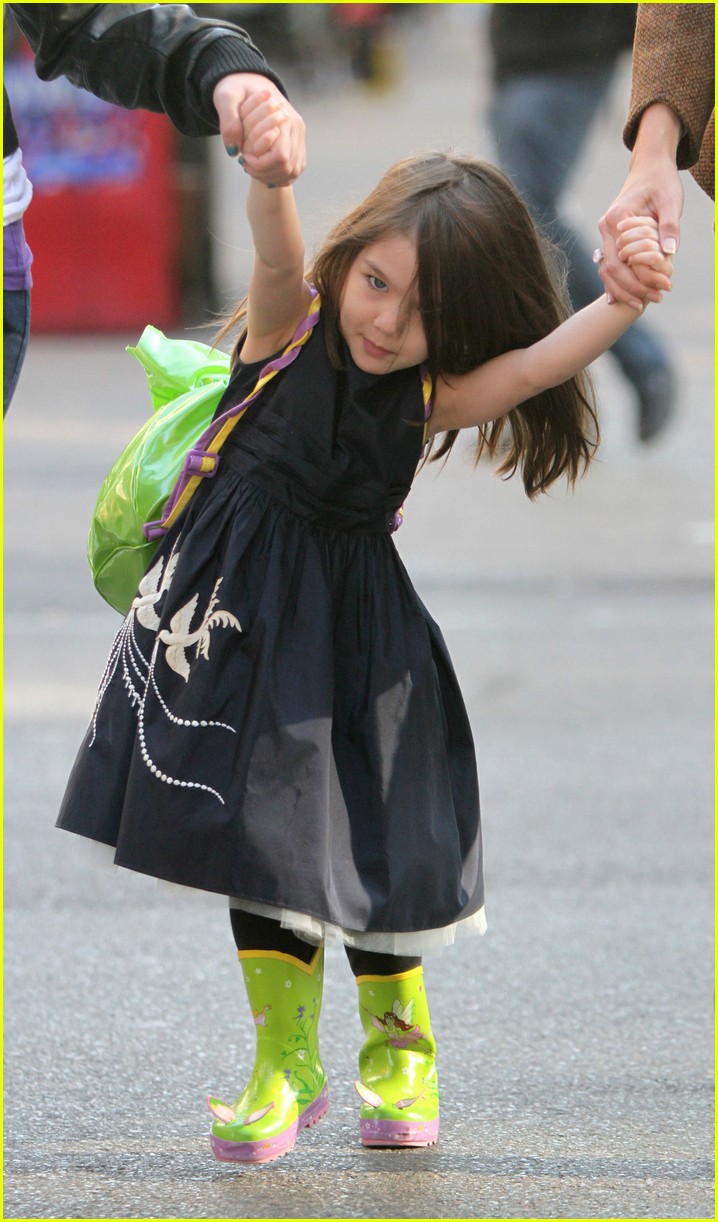 Suri & Isabella Cruise: Sister, Sister!: Photo 2374721 | Celebrity