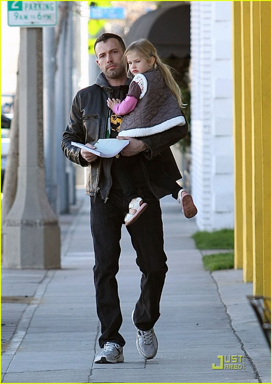 Ben & Violet Affleck Visit The Child Success Center Photo 2403553(02)