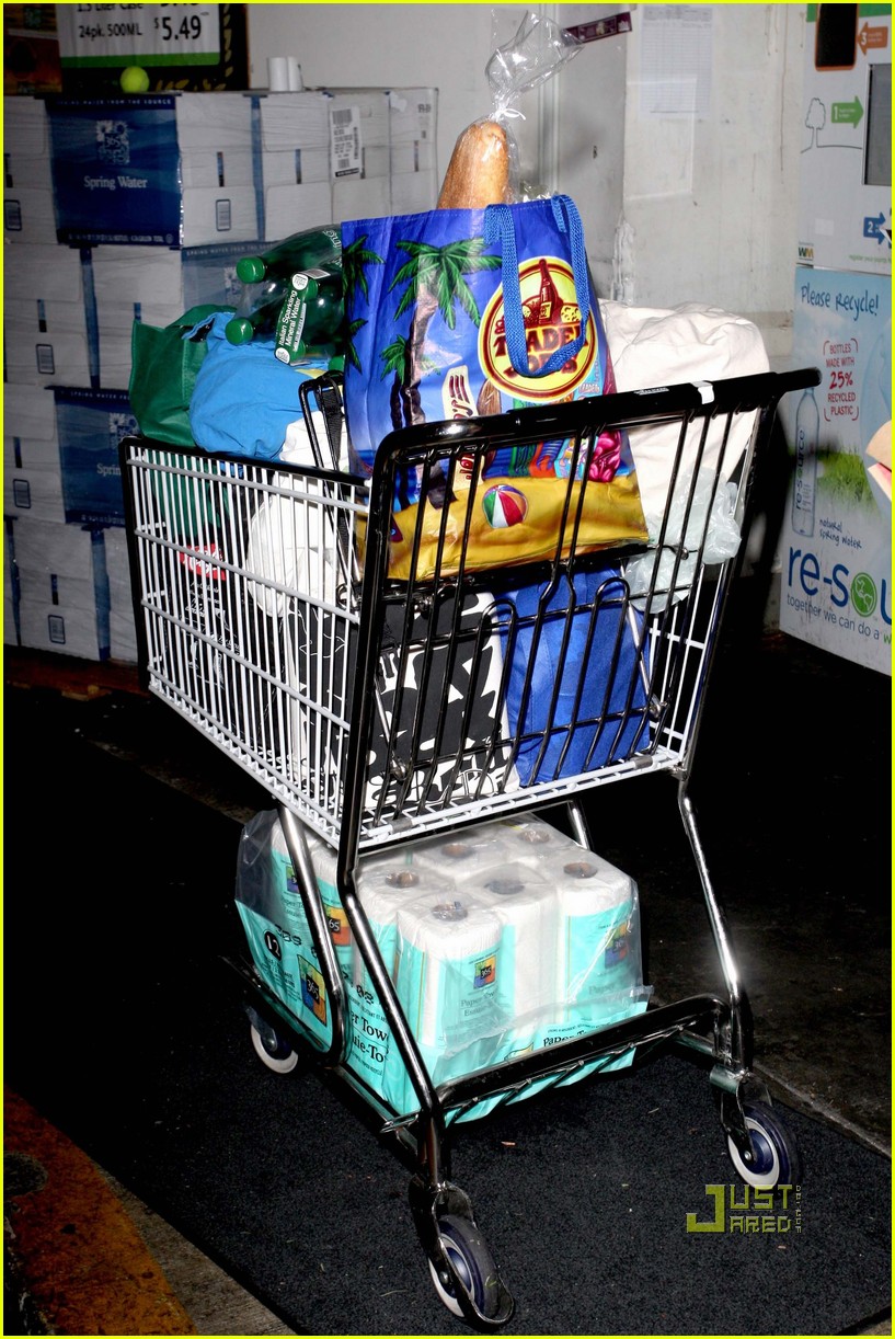 Jessica Alba Shops For Her Whole Foods Family: Photo 2400480 | Jessica