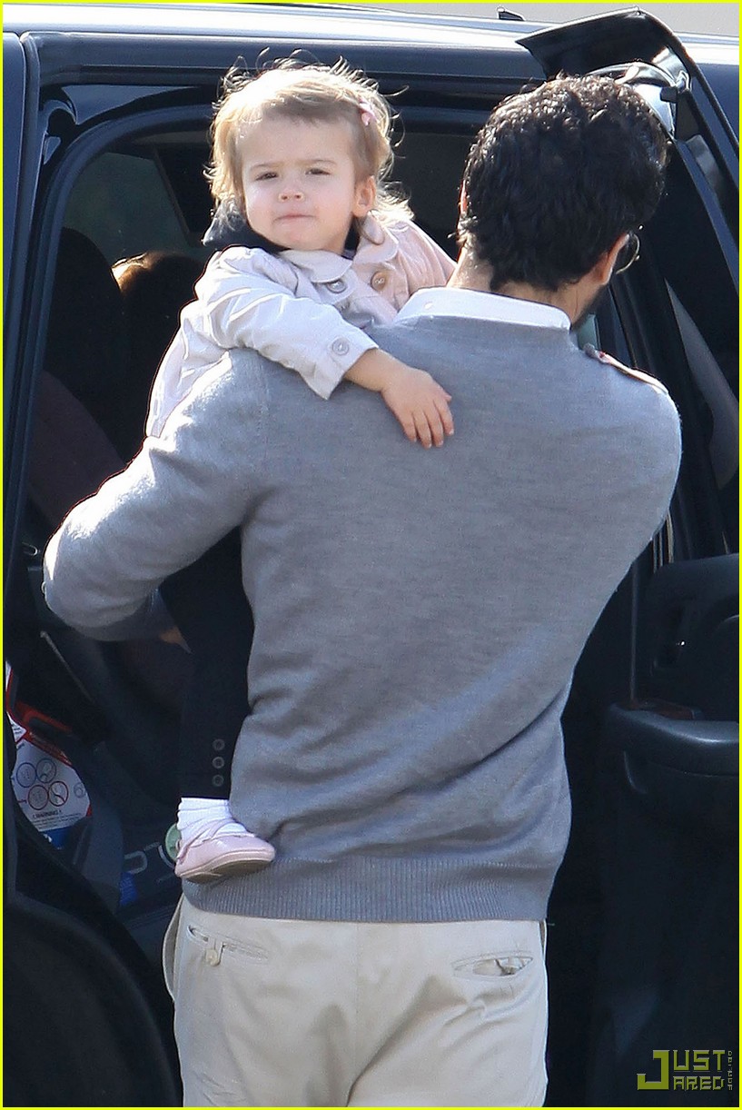 Cash Warren Takes Honor to Her First Dance Class: Photo 2398541 | Cash