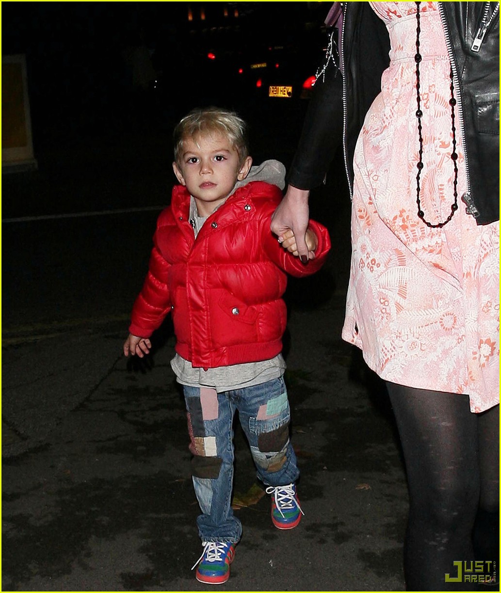 Daisy Lowe & Kingston Rossdale Dog Walking Duo Photo 2401331