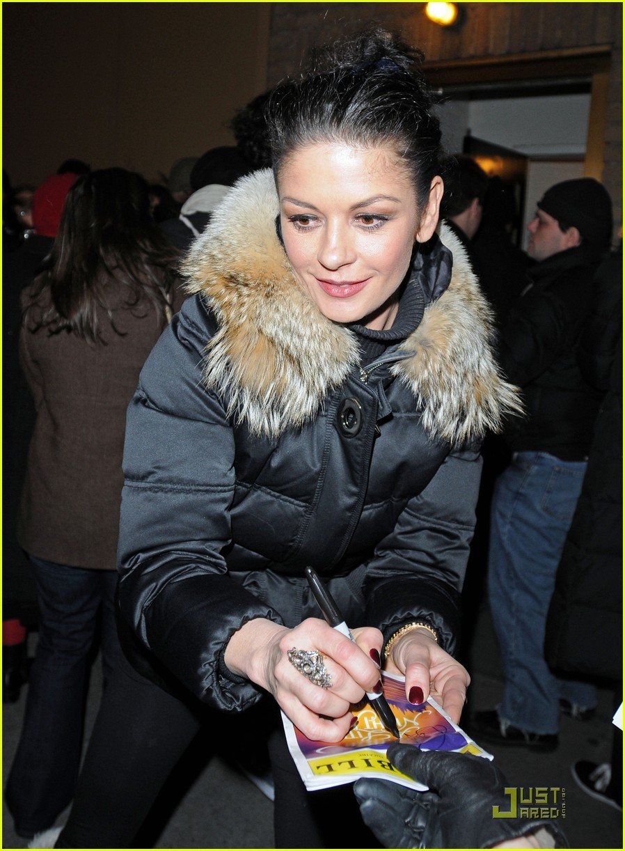 Catherine Zeta Jones How Singing In Wednesday Just Happened This Will Surprise You - 8stq9xz