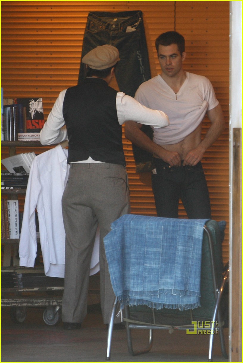 Chris Pine Crotch Grab! Photo 2404104 Chris Pine Chris Pine Crotch Grab! Photo 2404104 Chris Pine
