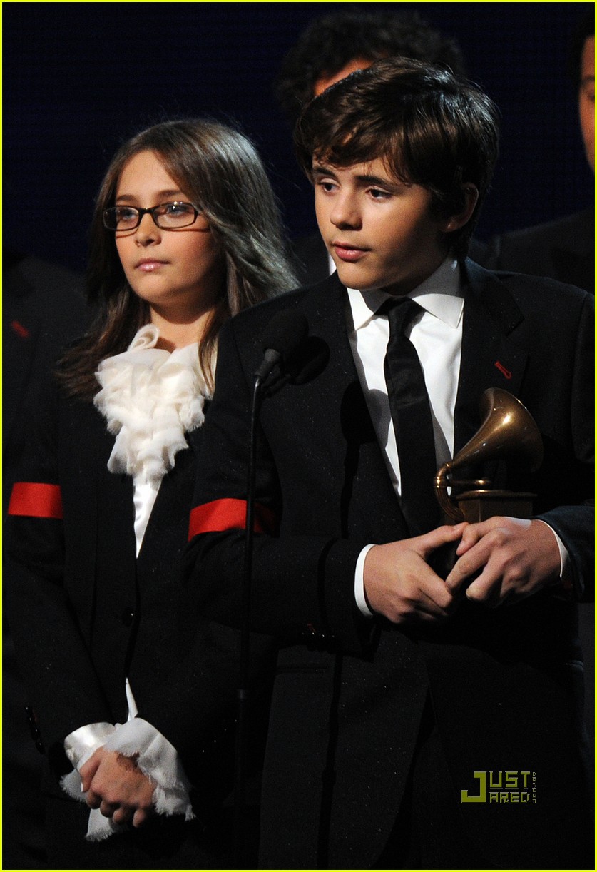 Michael Jackson's Kids Accept Lifetime Achievement Grammy Photo