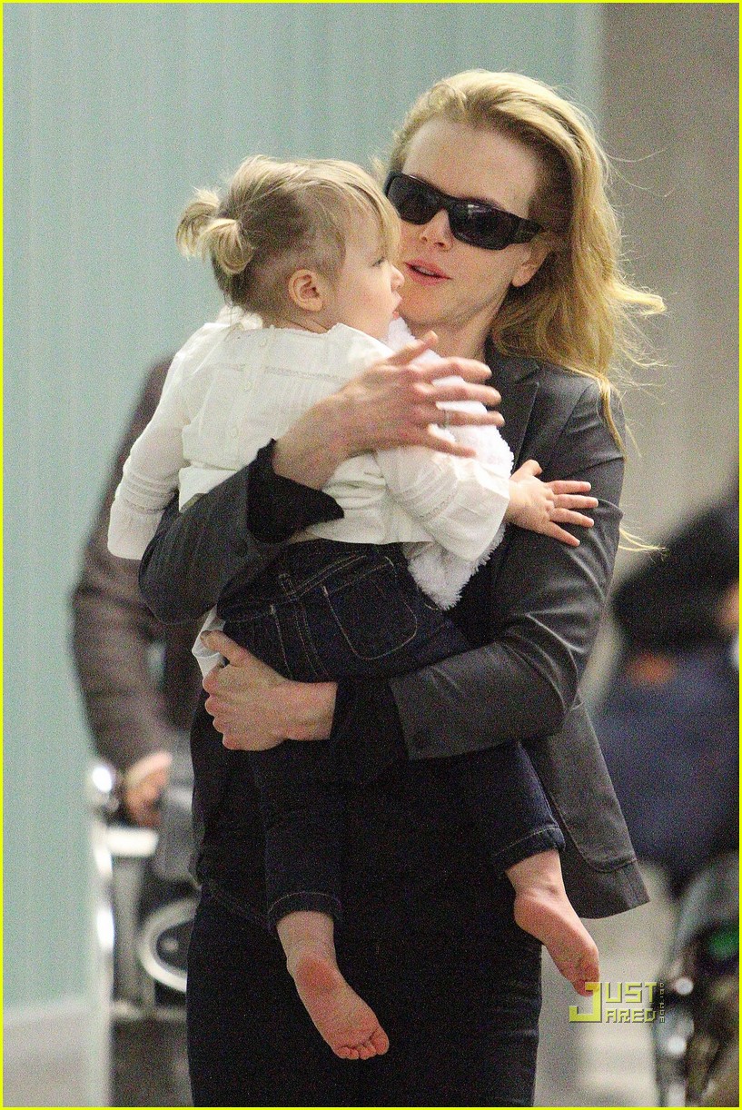 Nicole Kidman & Sunday Rose: Qantas Cute: Photo 2406303 | Celebrity