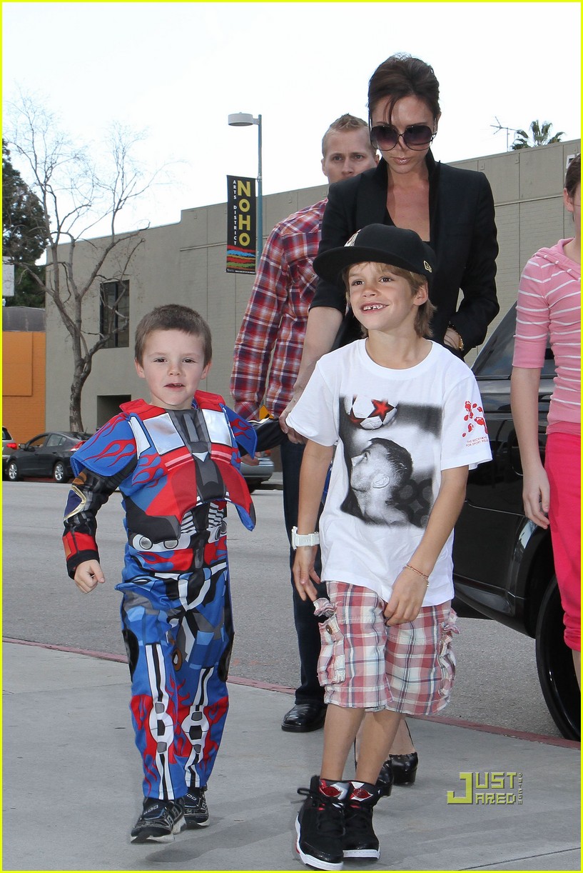 Cruz Beckham: Transformers Birthday Bash!: Photo 2429109 | Brooklyn