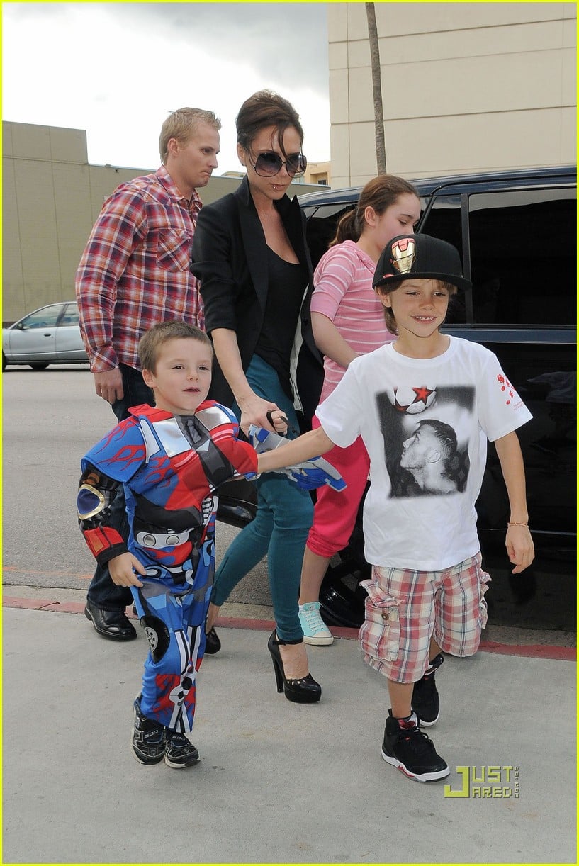 Cruz Beckham: Transformers Birthday Bash!: Photo 2429118 | Brooklyn
