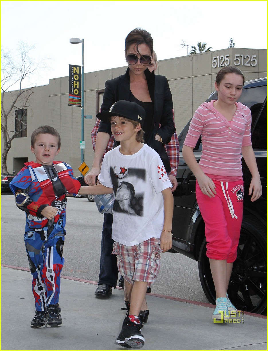 Cruz Beckham: Transformers Birthday Bash!: Photo 2429127 | Brooklyn