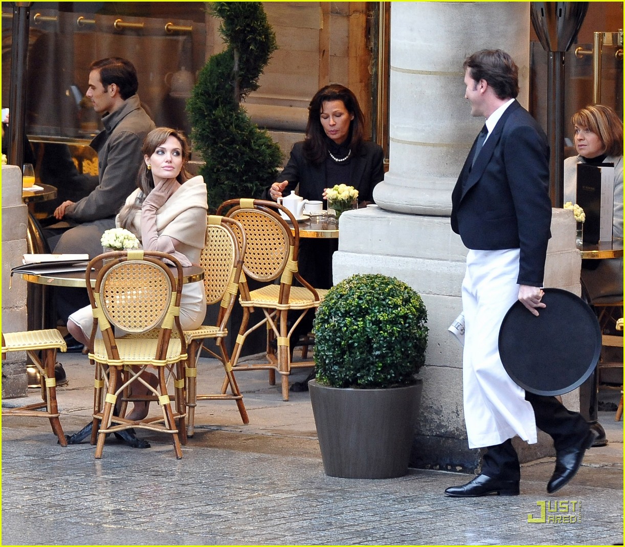 Angelina Jolie Takes On 'The Tourist': Photo 2429670 | Angelina Jolie