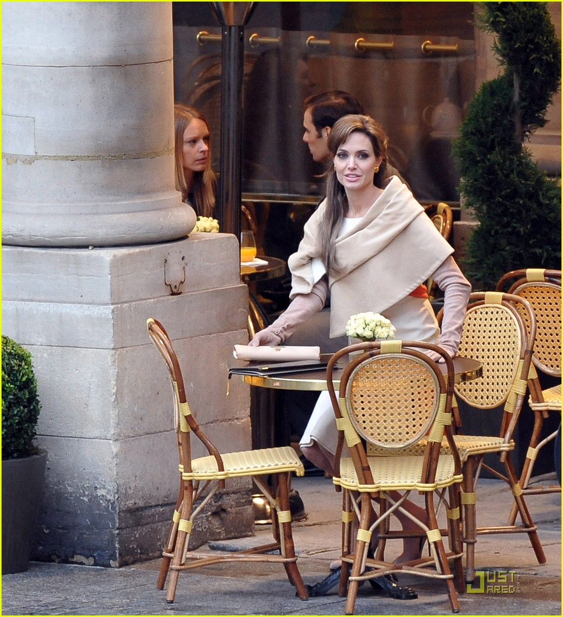 Angelina Jolie Takes On 'The Tourist': Photo 2429674 | Angelina Jolie