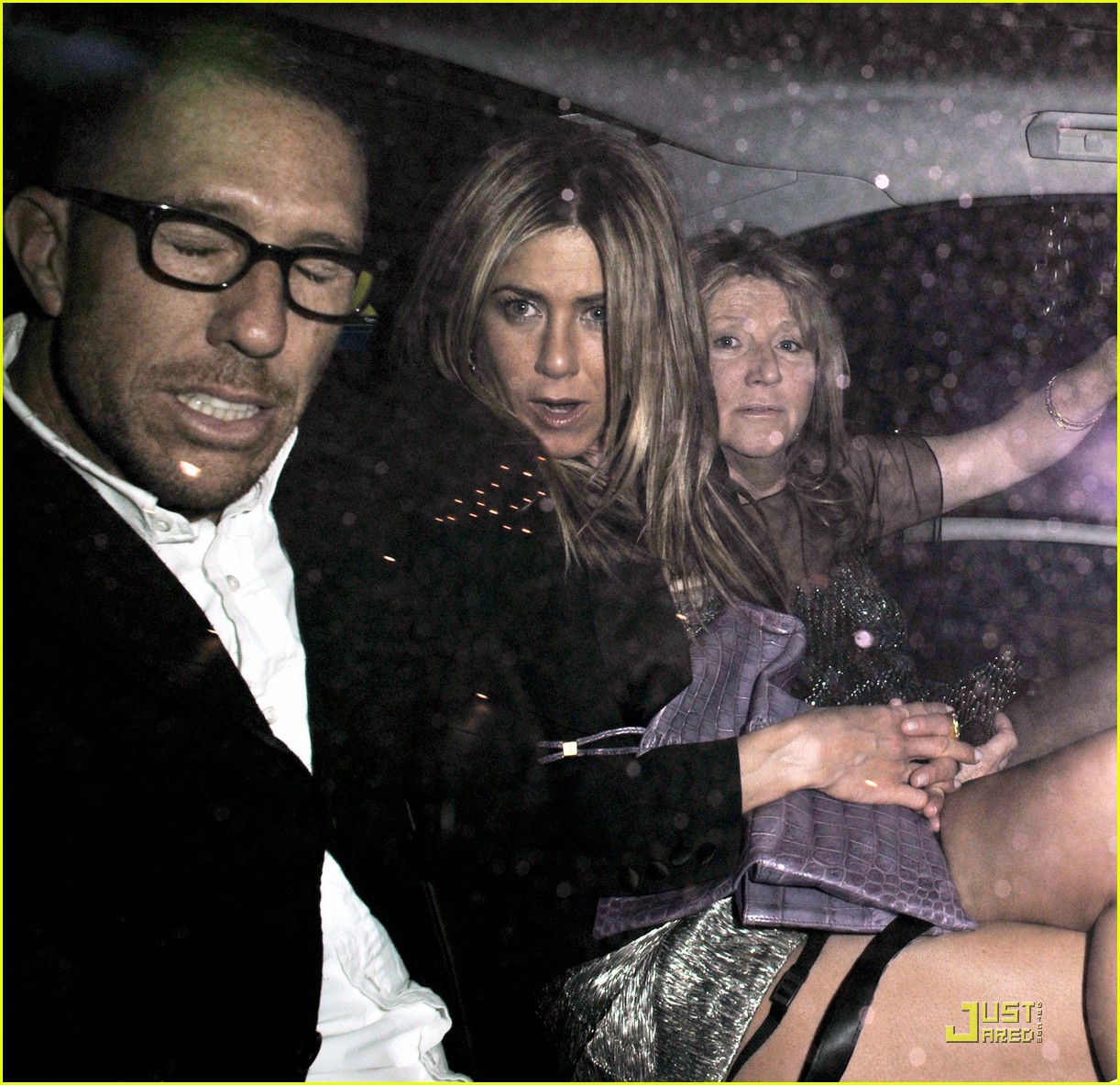 Jennifer Aniston & Gerard Butler: Hotel Head Out: Photo 2434266