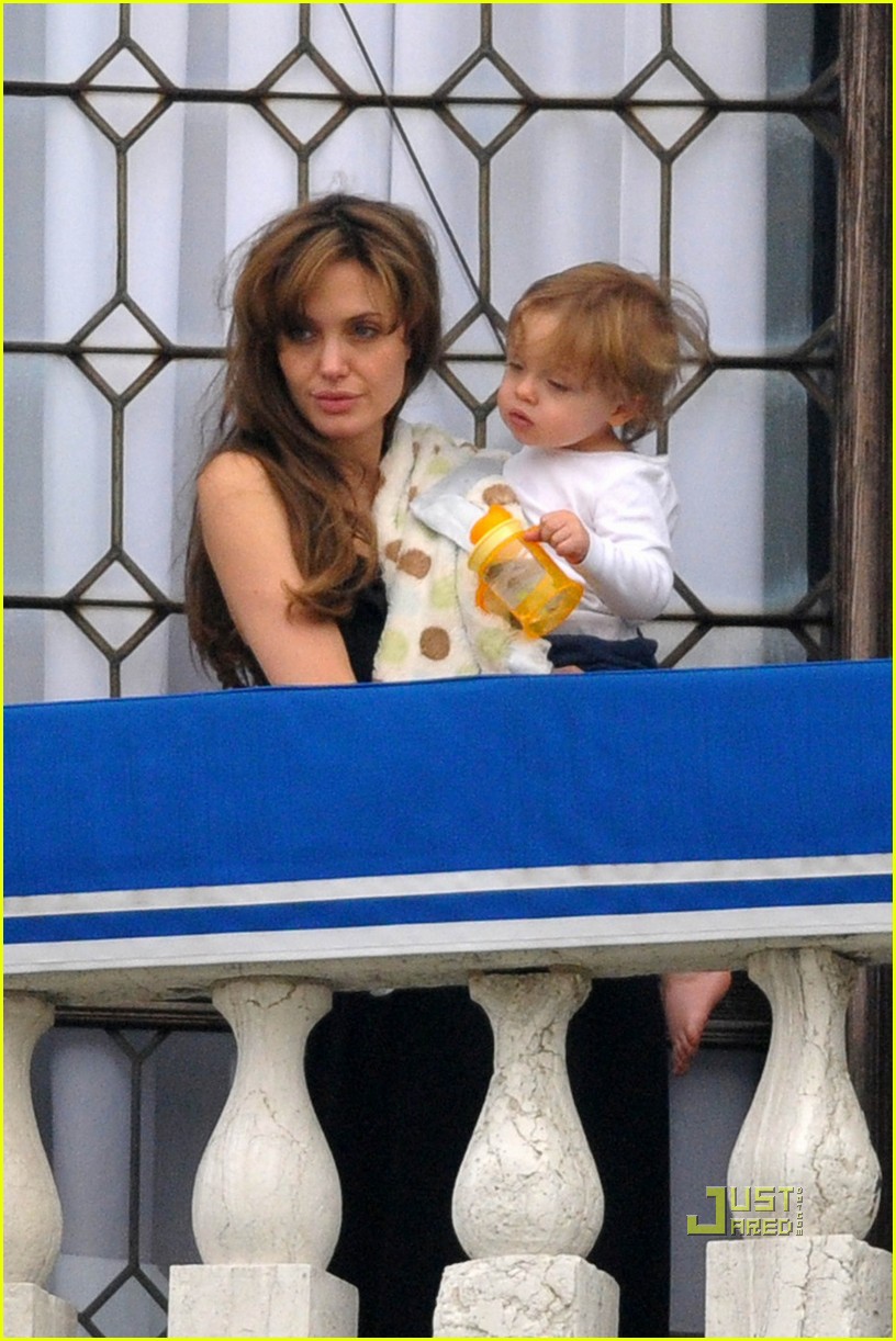 Angelina Jolie Knox Balcony Bonding Time! Photo 2437326 Angelina