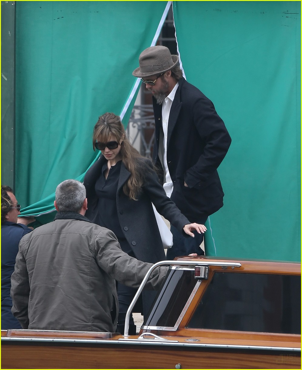 Angelina Jolie & Brad Pitt Visit Johnny Depp: Photo 2436240 | Angelina