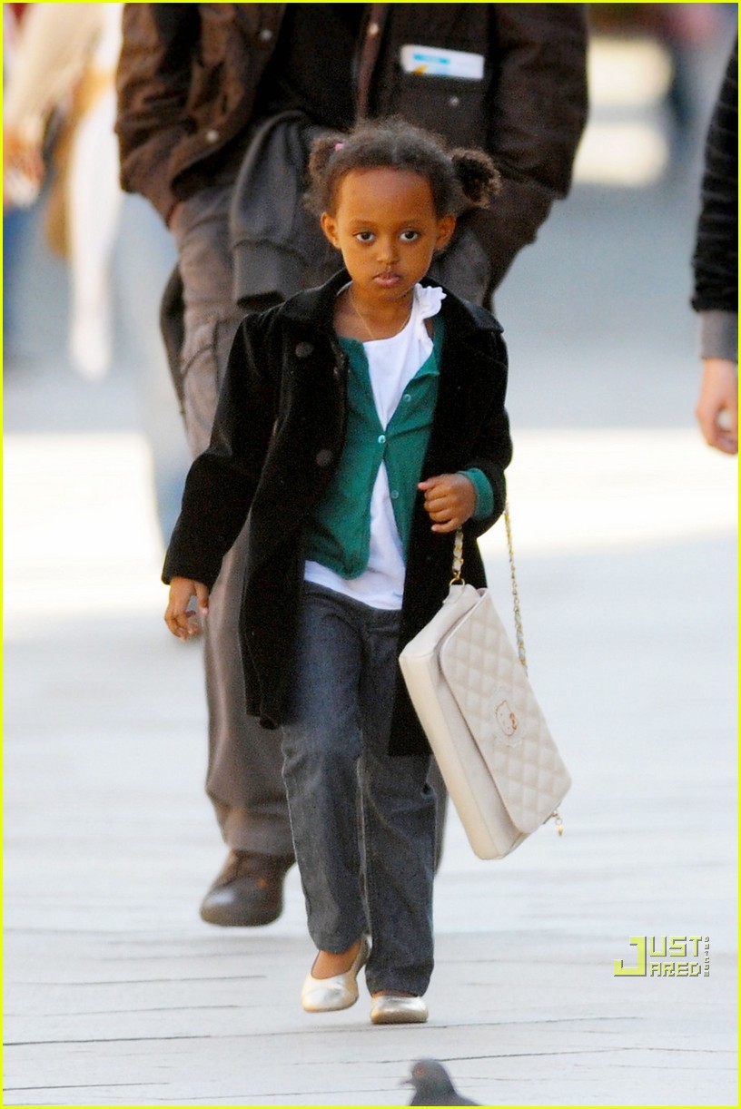 Brad Pitt's Parents Grandkids Bonding Time! Photo 2442955 Angelina