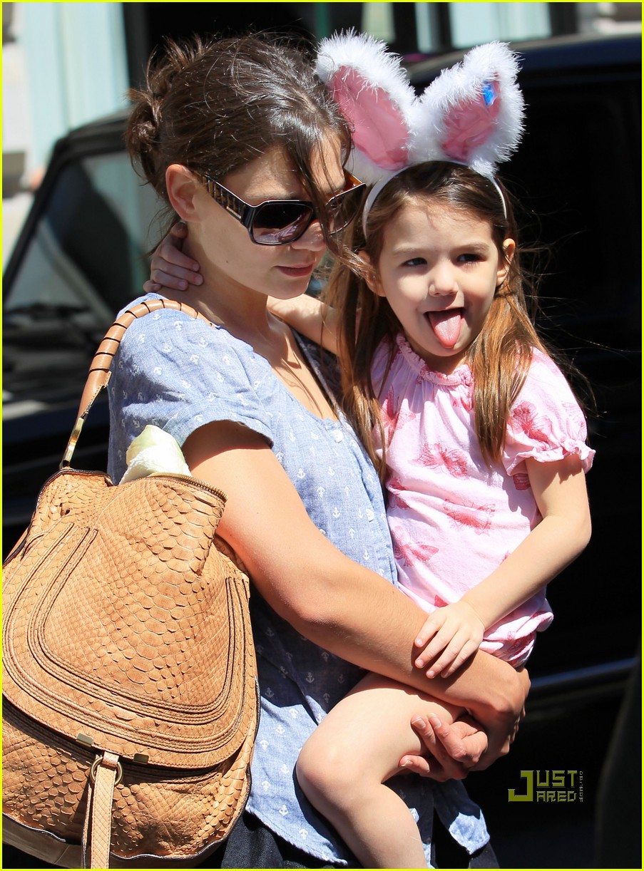 Suri Cruise Bunny Ears with Katie Holmes! Photo 2441571 Celebrity