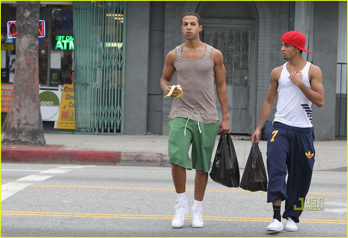 JLS Roscoe's House Hotties Photo 2446403 Aston Merrygold, JB Gill