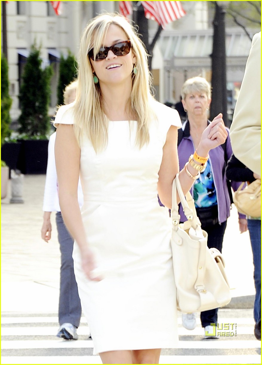 reese witherspoon easter egg roll 012440133