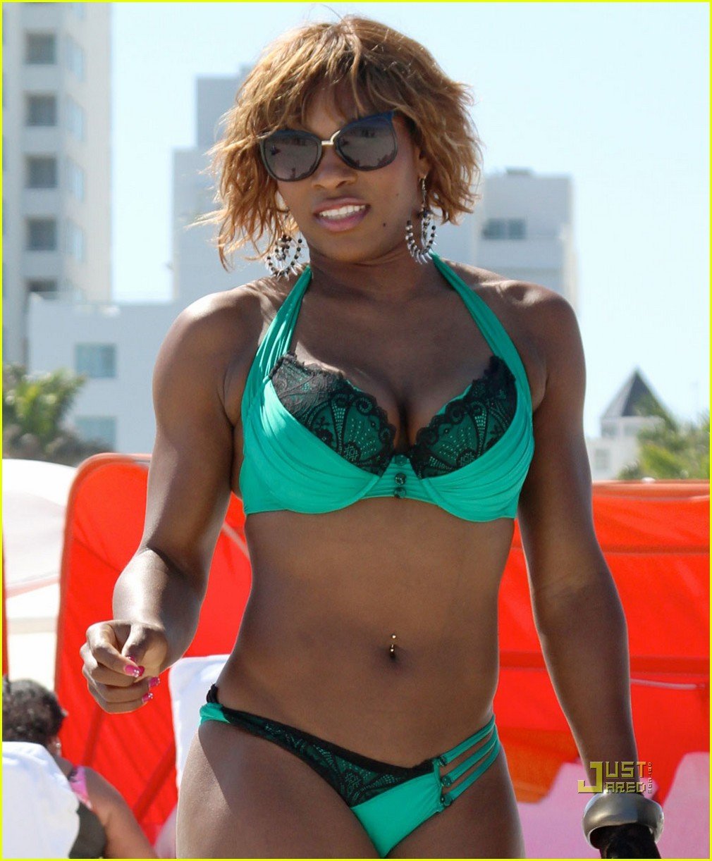 Serena Williams: Miami Beach Bikini Babe serena williams miami beach bikini 03 - ...