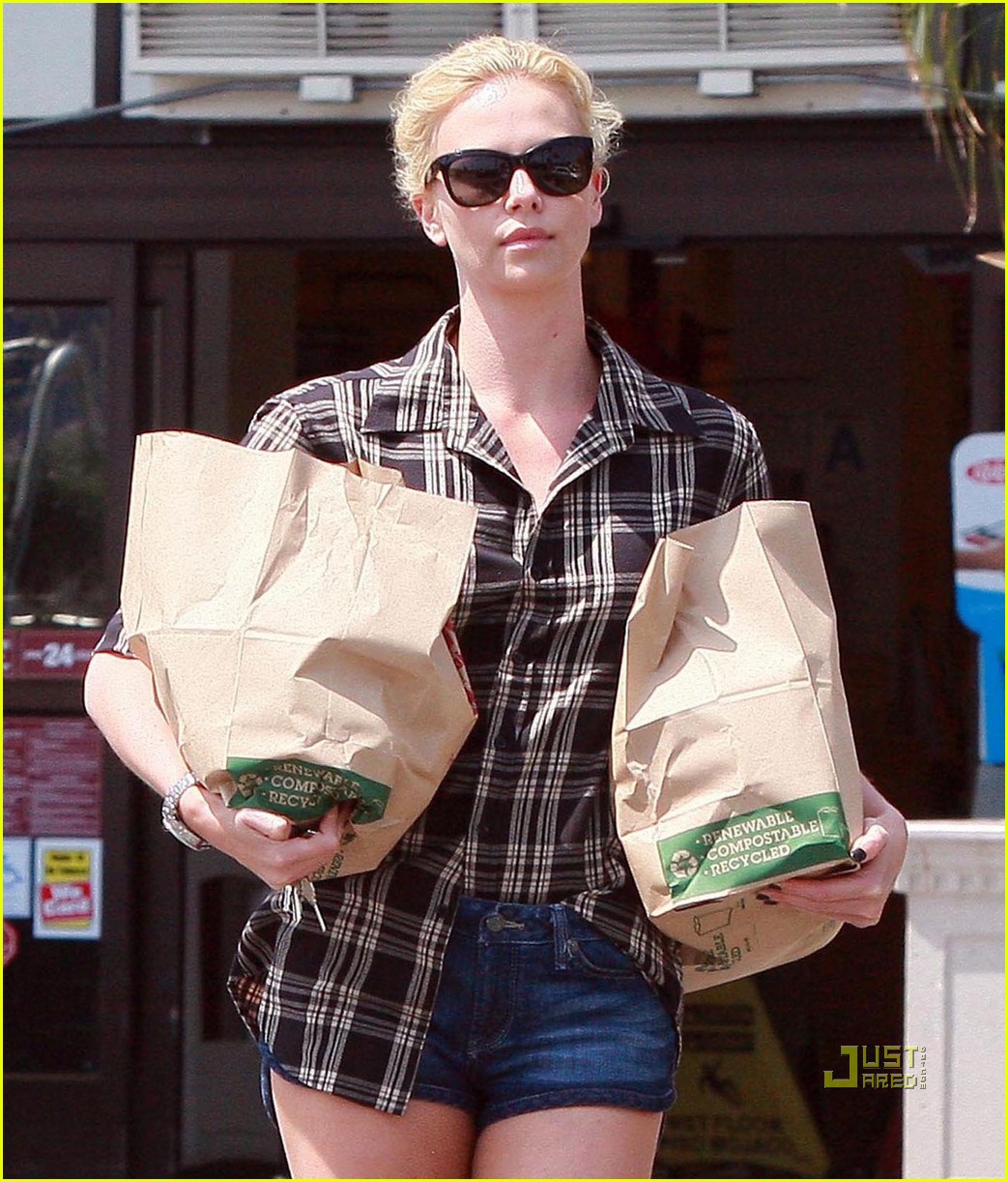 charlize theron paper bags 052451219