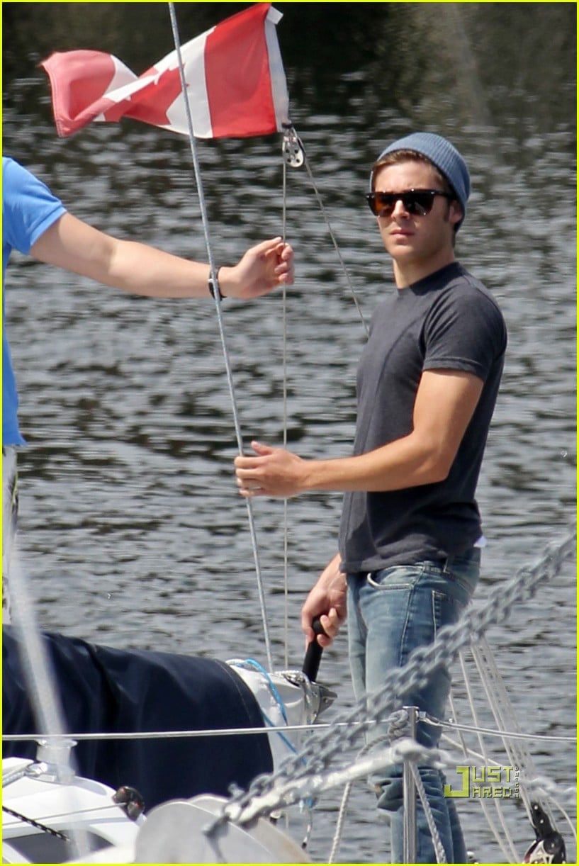 Zac Efron Sailing on English Bay! Photo 2451848 Zac Efron Photos