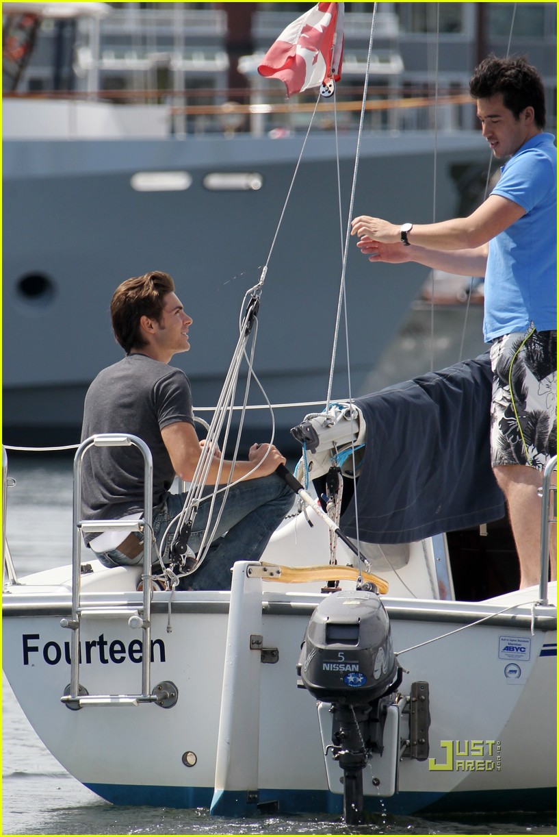 Zac Efron Sailing on English Bay! Photo 2451866 Zac Efron Photos