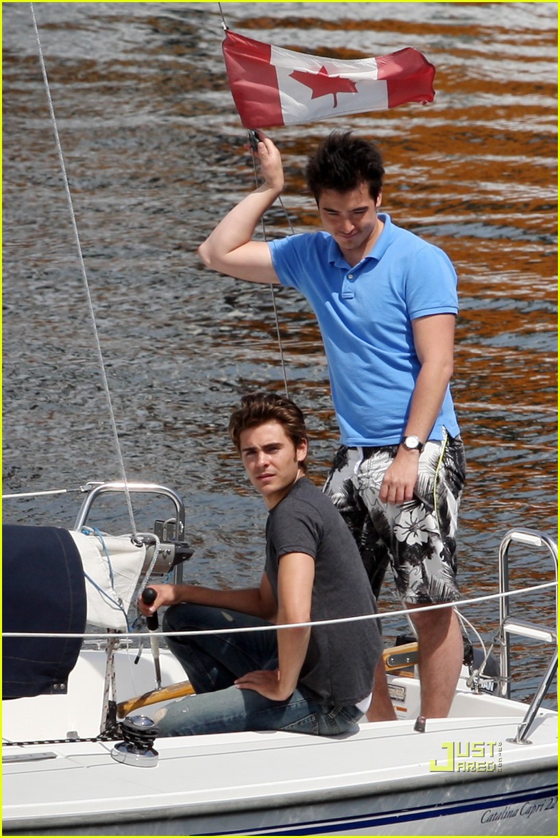 Zac Efron Sailing on English Bay! Photo 2451869 Zac Efron Photos