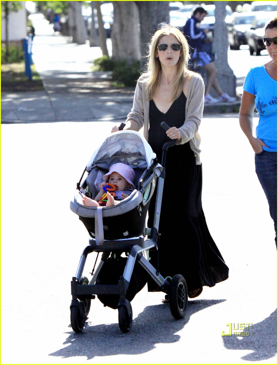 Sarah Michelle Gellar: Saturday with Charlotte!: Photo 2449282