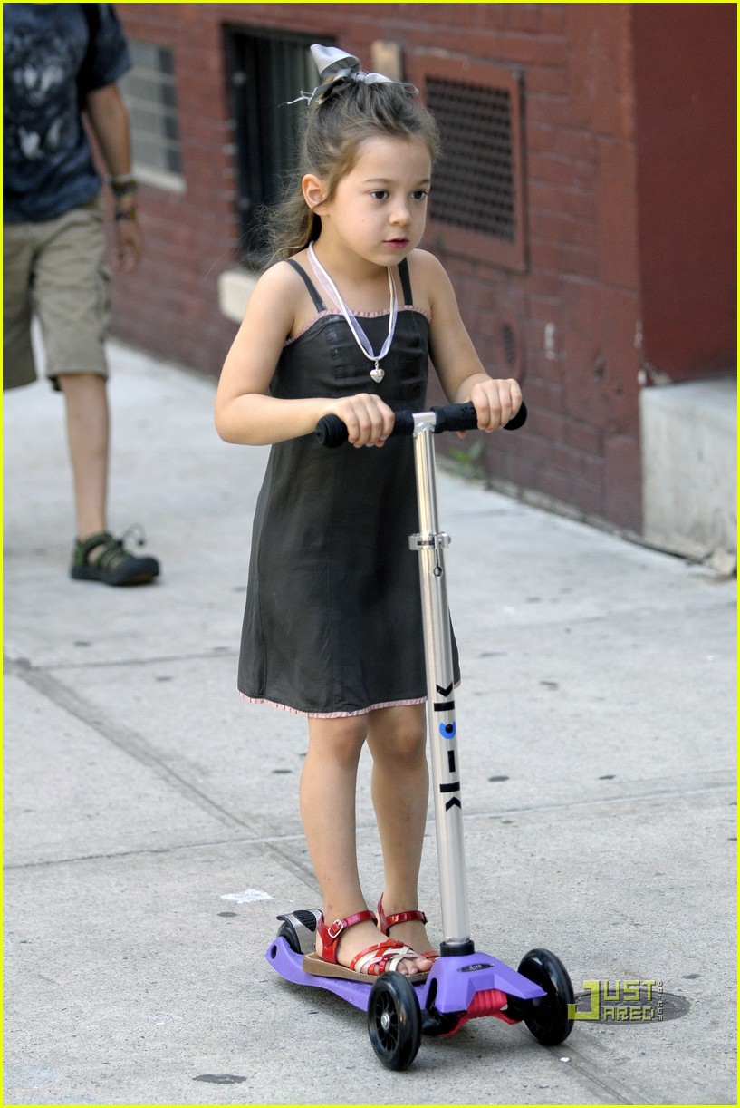 Hugh Jackman Rides The Subway!!! Photo 2454388 Ava Jackman(01)