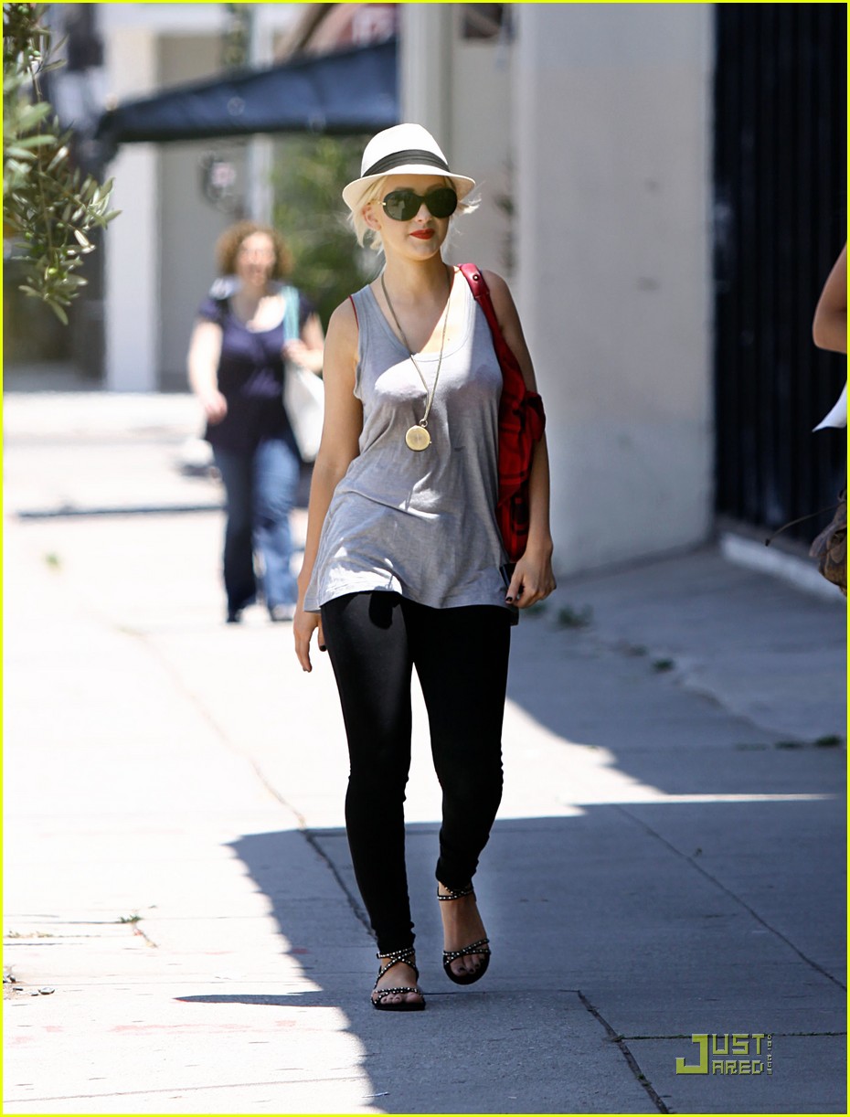 Christina Aguilera: Beverly Hills Shopping Spree: Photo 2461175
