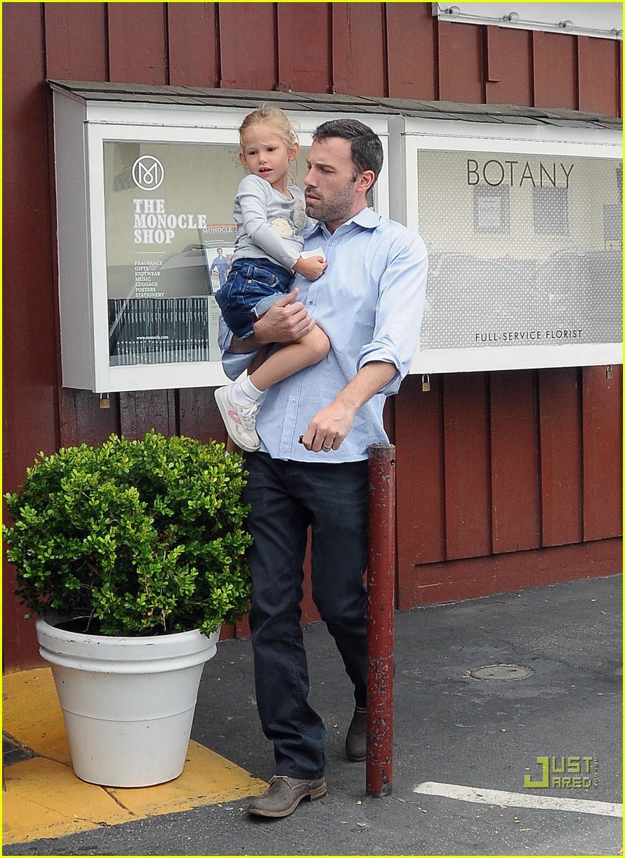 Violet & Seraphina Affleck Sister Time! Photo 2458468 Ben Affleck(02)