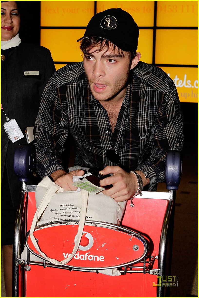 Ed Westwick Greets Fans Down Under: Photo 2462849 | Ed Westwick Photos