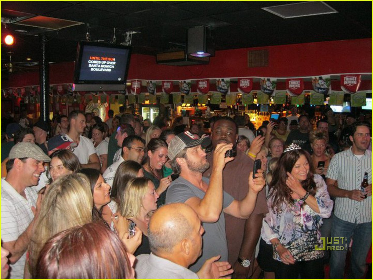 Gerard Butler Karaoke with Demi Moore! Photo 2468818 Demi Moore