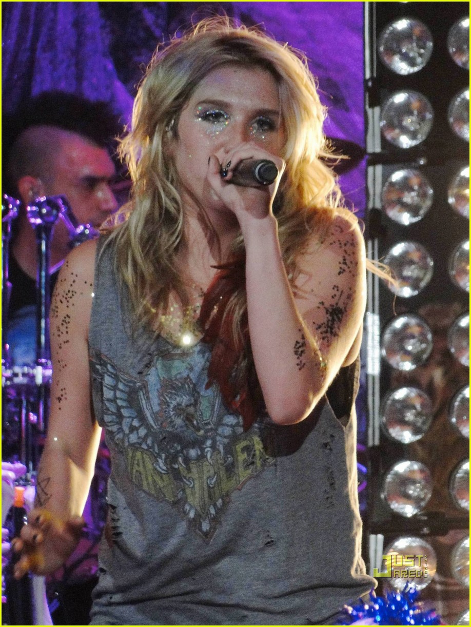 Ke$ha: Tik Tok on the Sacramento Clock: Photo 2465132 | Kesha Photos ...