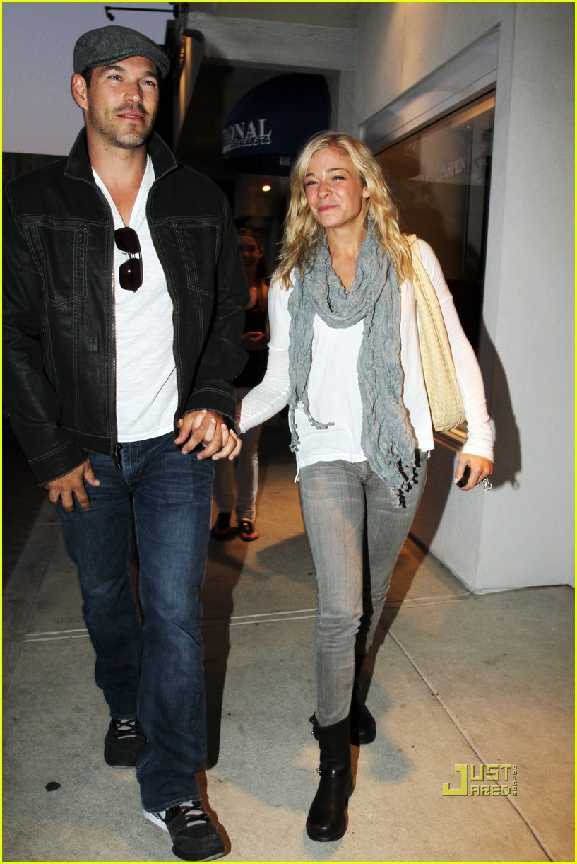 LeAnn Rimes & Eddie Cibrian Sushi Sweethearts Photo 2470017 Eddie
