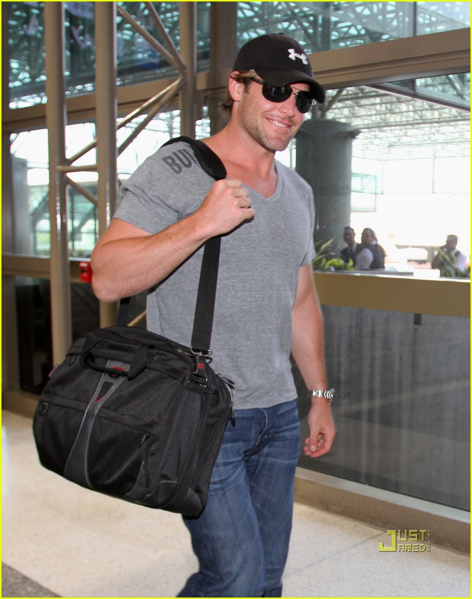 Carrie Underwood: Honeymoon with Mike Fisher!: Photo 2465326 | Carrie Underwood, Mike Fisher