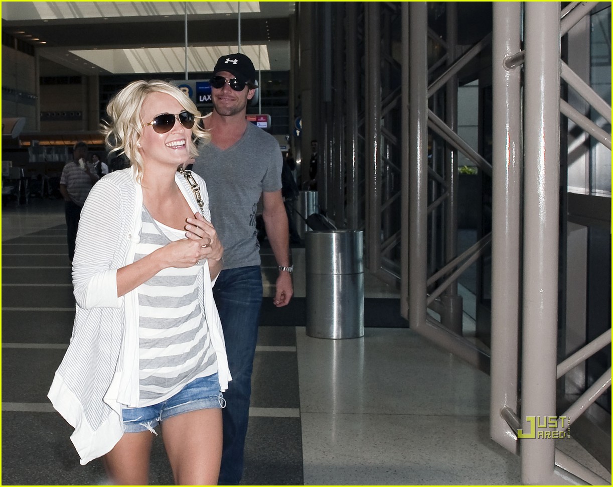 Carrie Underwood: Honeymoon with Mike Fisher!: Photo 2465330 | Carrie Underwood, Mike Fisher