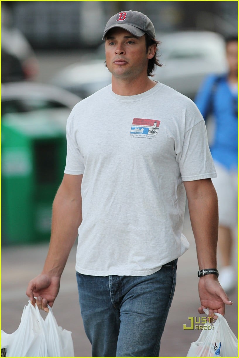 Tom Welling: Grocery Shopping for Superman tom welling grocery shopping 01 ...