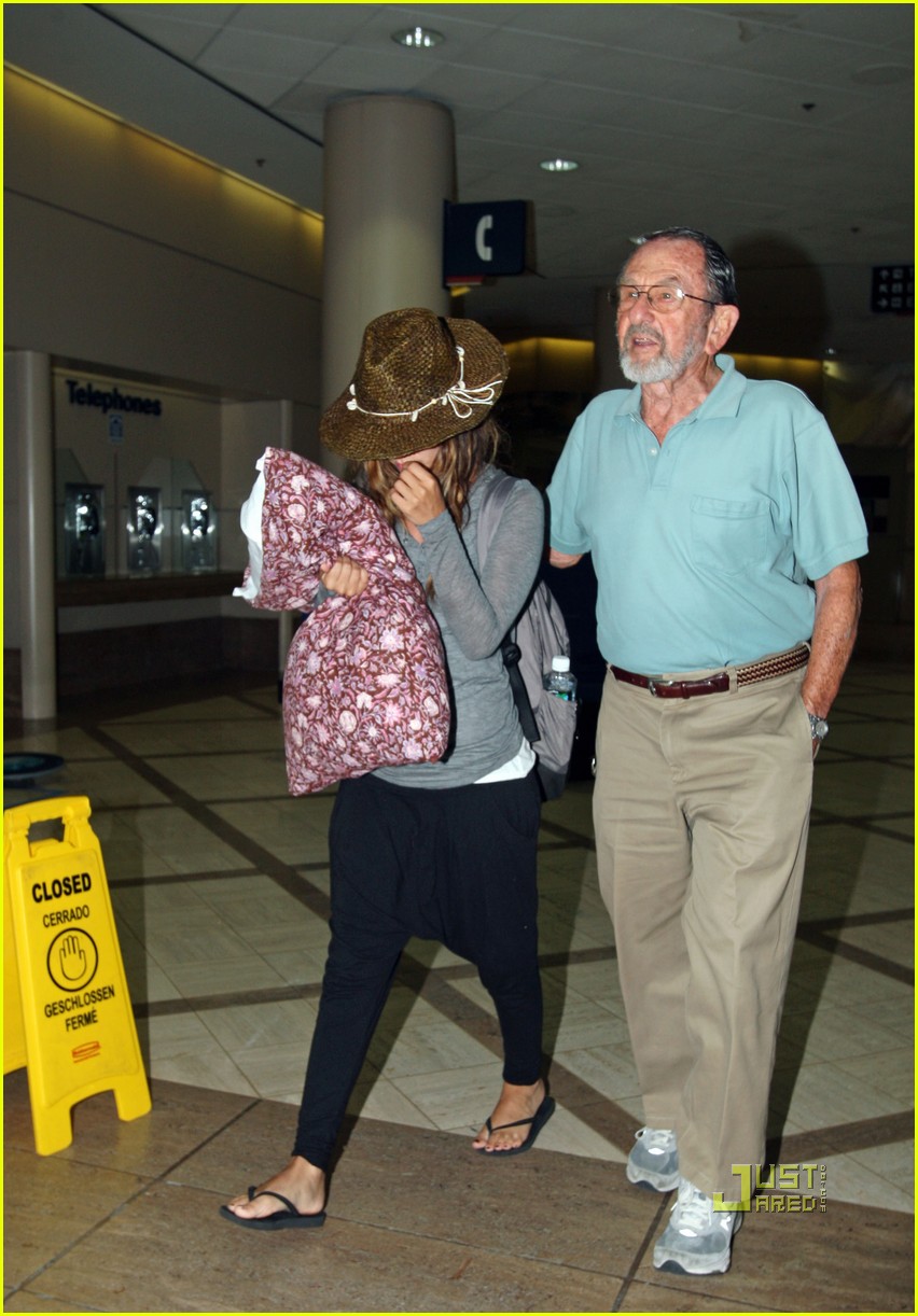 Rachel Bilson: LAX with Grandpa Bruce!: Photo 2474521 | Rachel Bilson