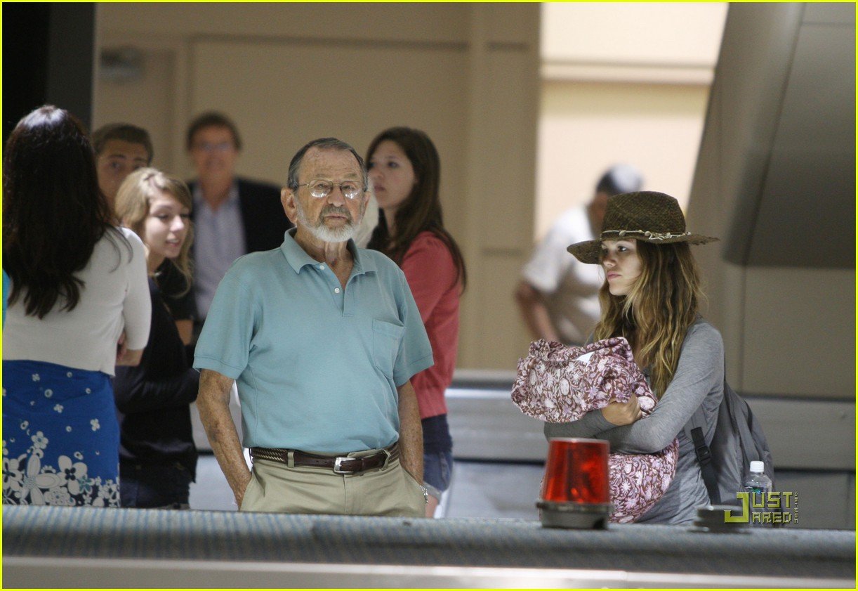 Rachel Bilson: LAX with Grandpa Bruce!: Photo 2474523 | Rachel Bilson