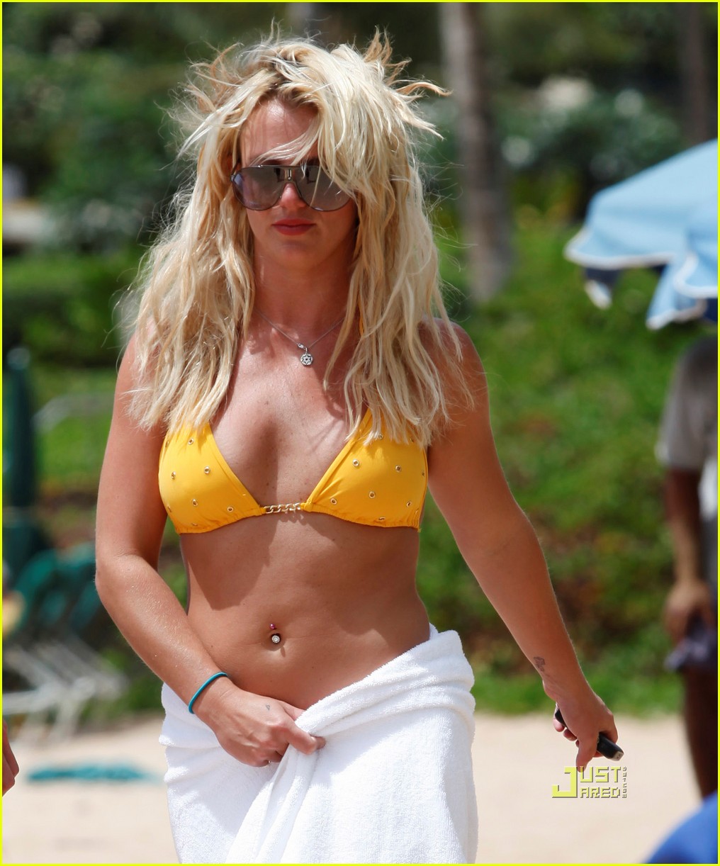 Britney Spears: Hawaiian Bikini Time with Jason Trawick! britney spears bik...